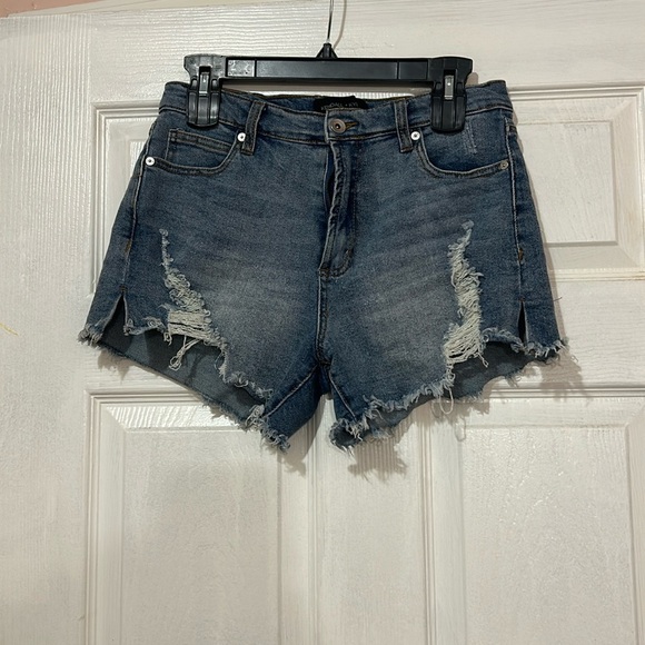 Kendall & Kylie Distressed Jean Shorts Women’s Junior’s Denim Blue Size 7 - Picture 1 of 8
